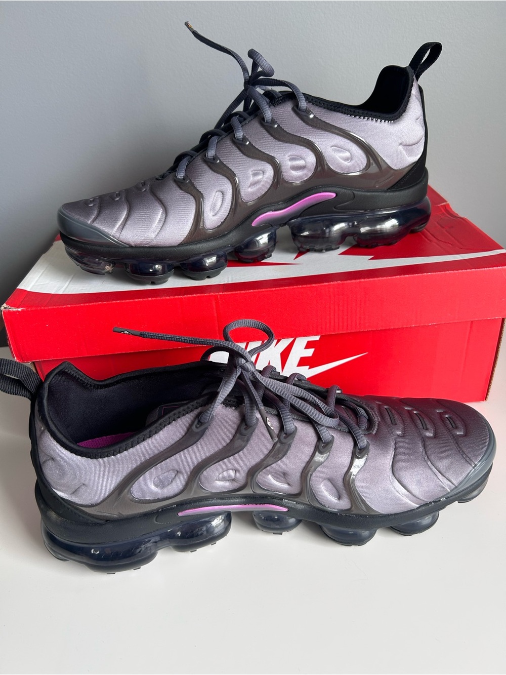 Men's Grey and Black Athletic Sneakers with Purple Accent